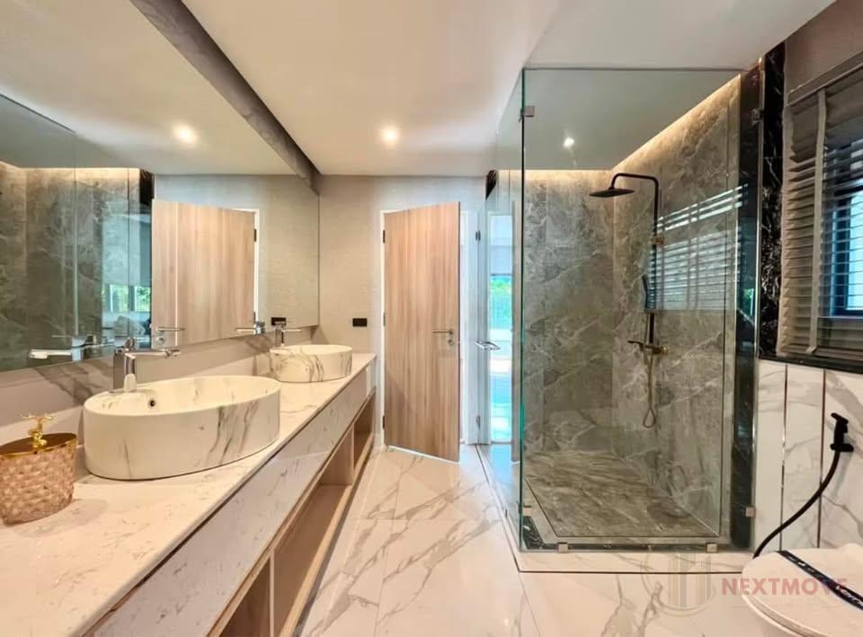 500765869_10162221772967626_2026799132534436234_n