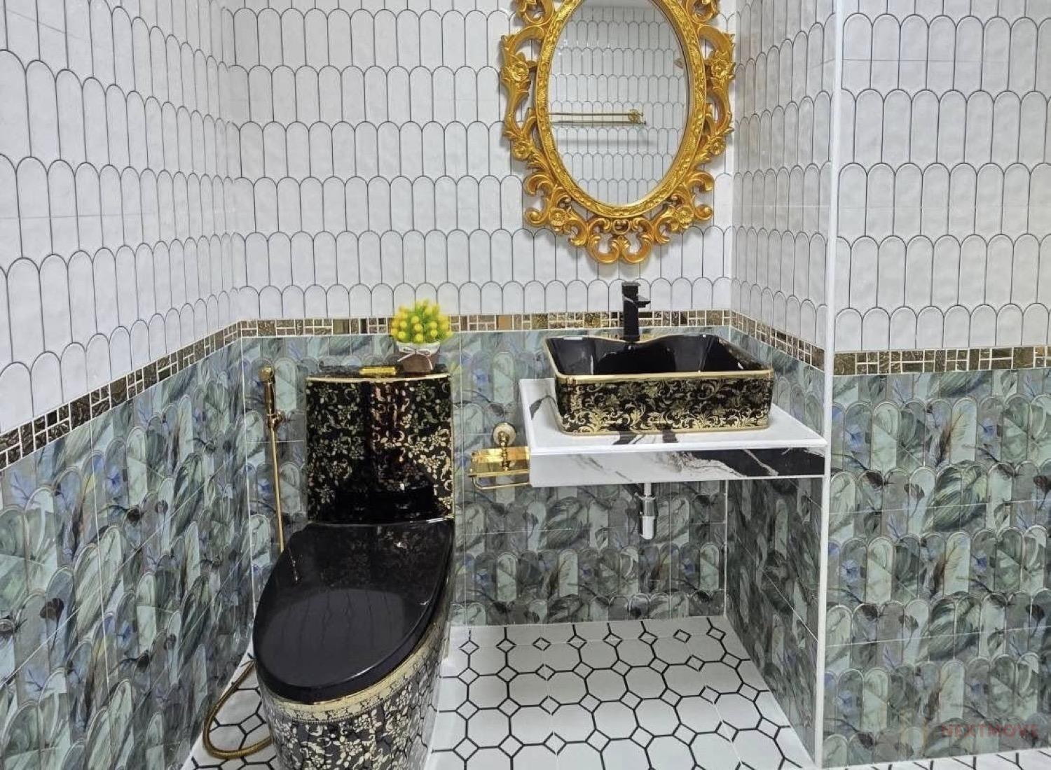 518417877_122112300050932412_7386766973333365356_n