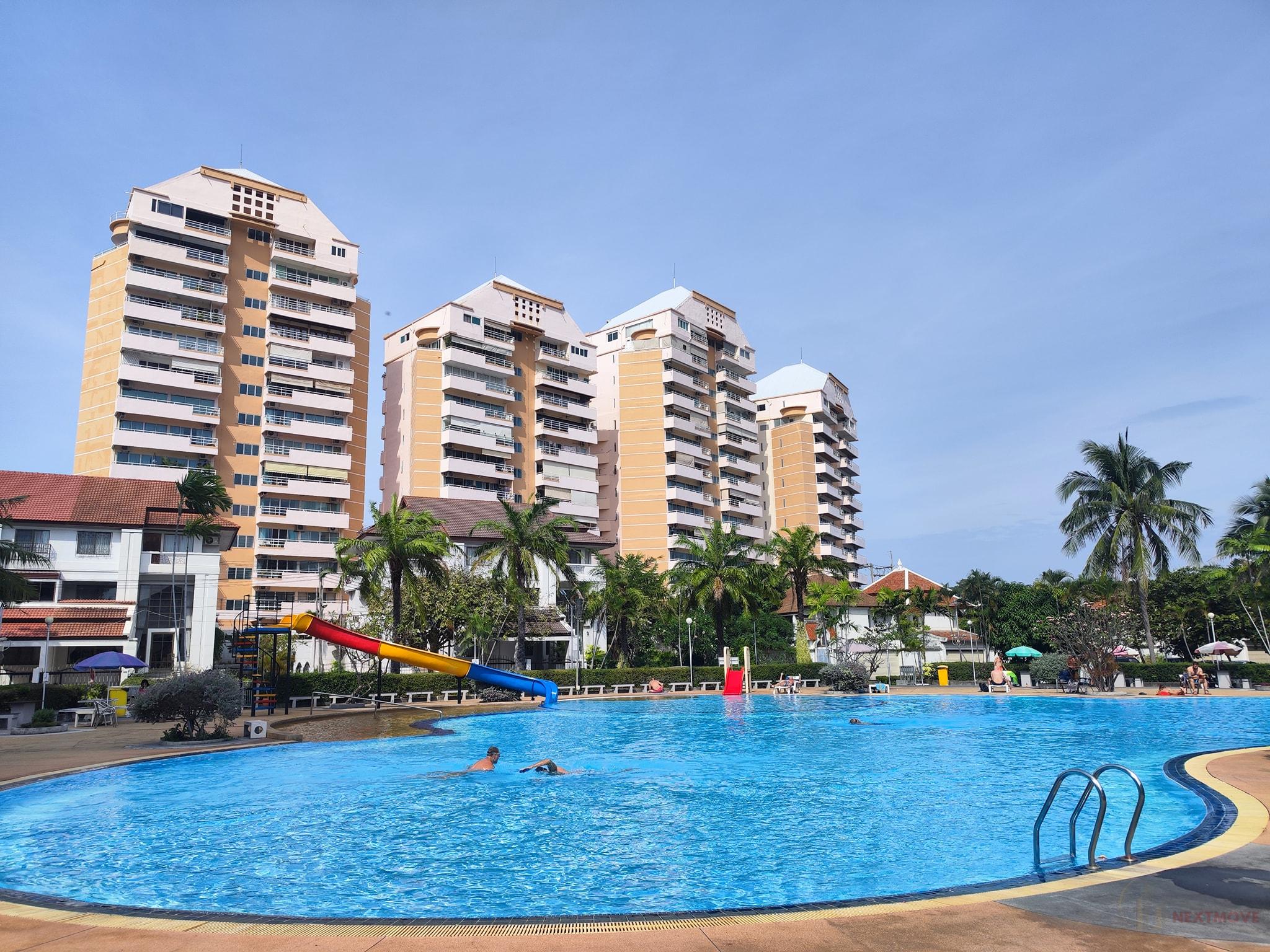 555053973_10228939387135835_7594445179313308564_n