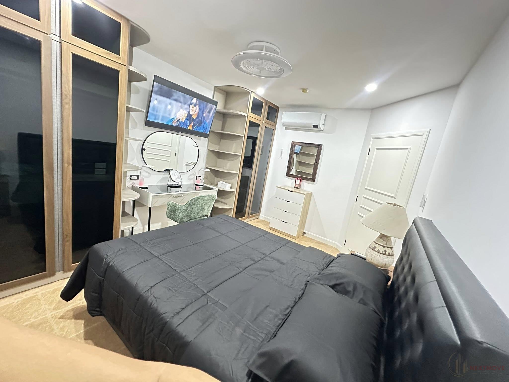 571132906_2174654596390405_1184453792001372054_n